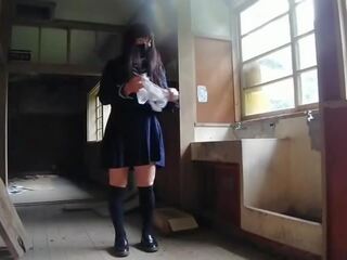 डर्टी क्लिप हस्तमैथुन में एक abandoned स्कूल honoka sengoku
